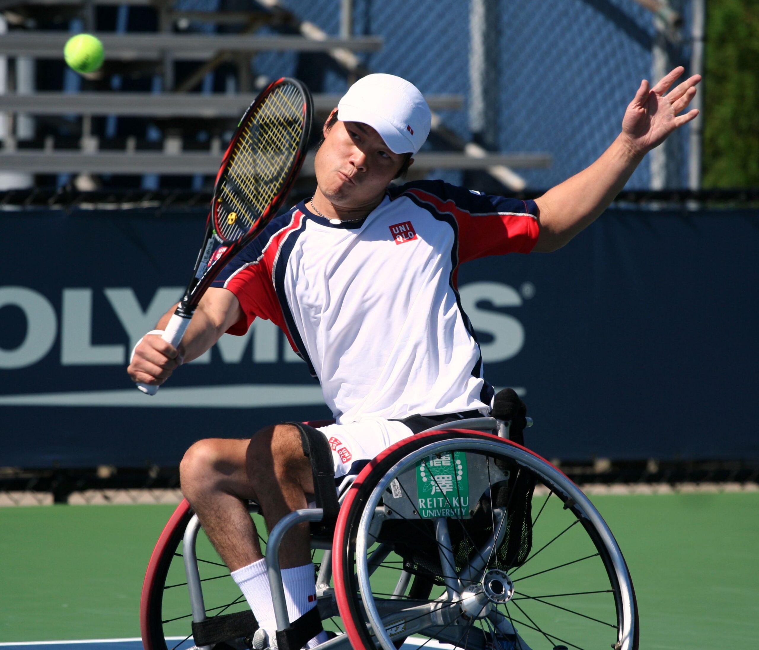 Who make wheelchair tennis’ legendary status on the men’s tour?